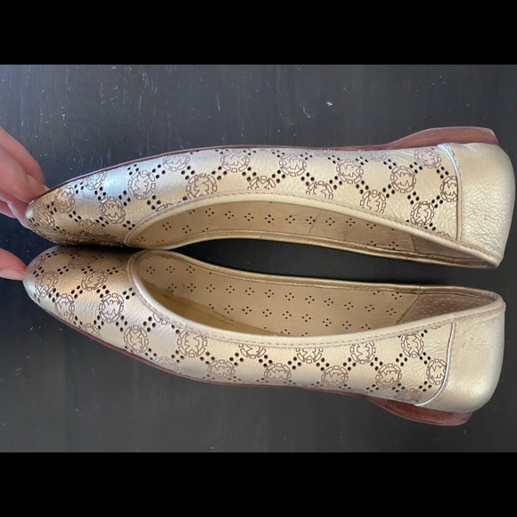 Micheal Kors Dayton Flat (8.5 Wide) - Picture 4 of 7